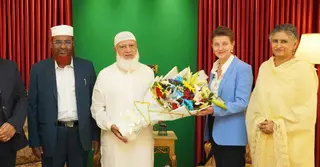 আমিরে জামায়াতের সঙ্গে গোয়েন লুইসের সৌজন্য সাক্ষাৎ